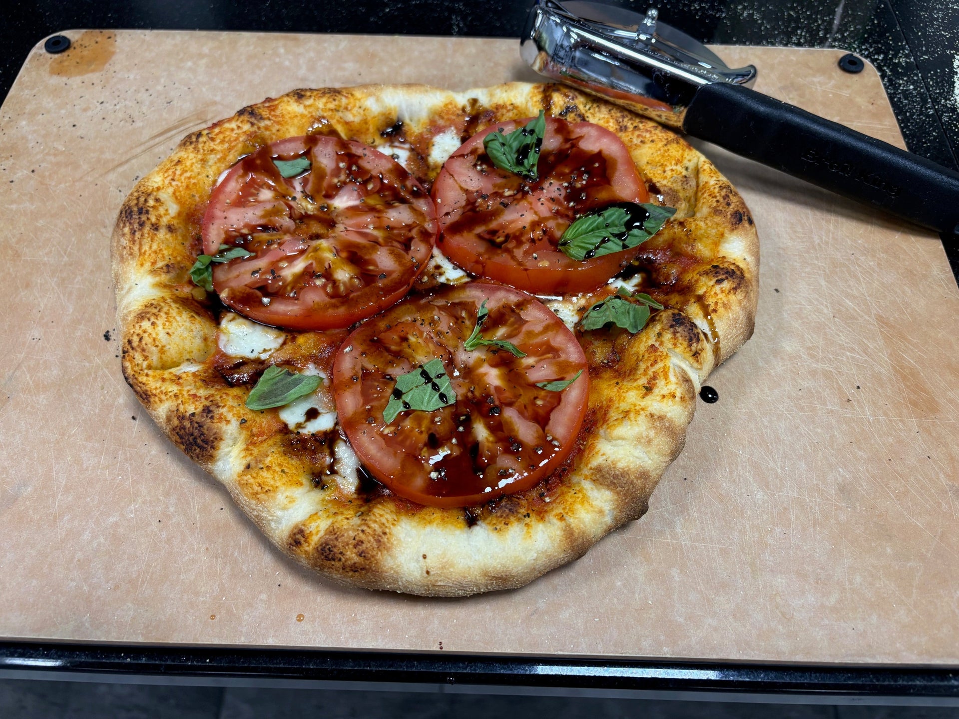 Caprese pizza
