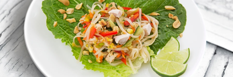 Füstölt pulykás pad thai saláta