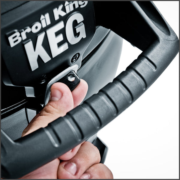 Broil King Keg 5000: cierre con traba